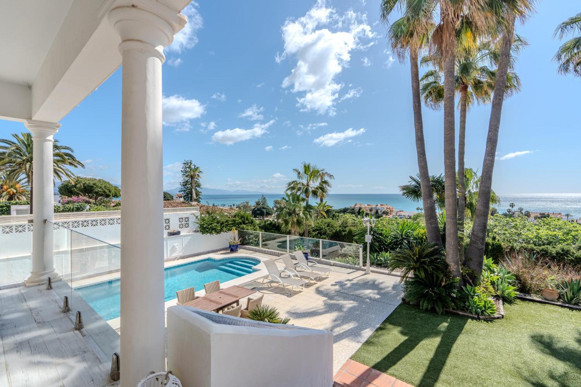 Casa Blanca Villa Манилва Екстериор снимка
